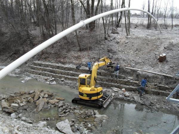kanalizacja sanitarna wraz z ubezpieczeniem brzegow potoku Kalonka w odygowicach 2008